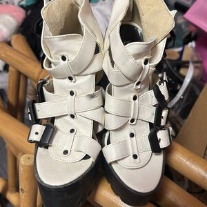 Vintage Y2K Women's Buckle platform heels shoes 6